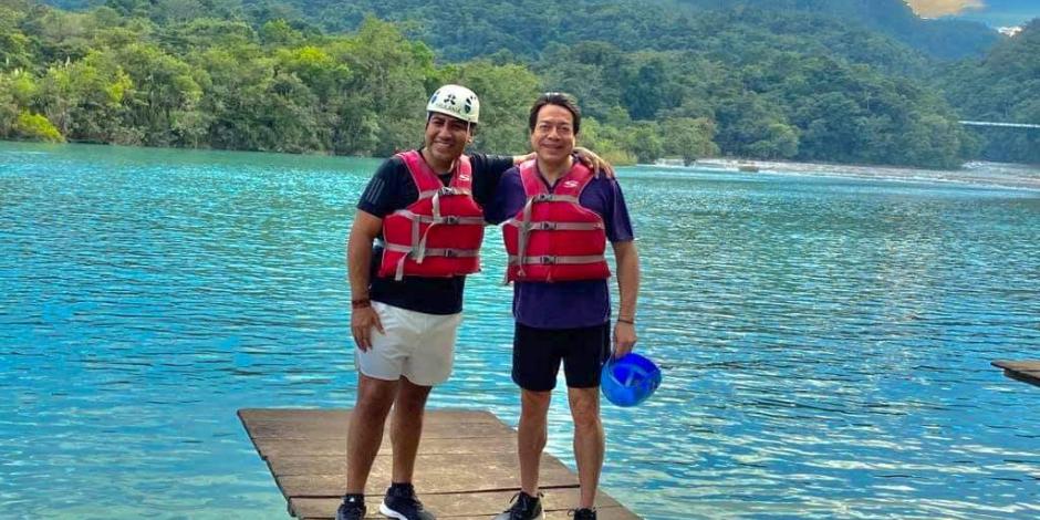 Mario Delgado y Eduardo Ramírez de vacaciones pese COVID y sin cubrebocas