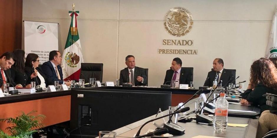 El titular de la UIF, Santiago Nieto, urgió a los legisladores a aprobar las reformas que, aseveró, no son un tema partidista ni personal, sino necesarias para que México cumpla con acuerdos internacionales… pero aún siguen en la congeladora.