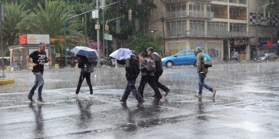 CONAGUA advirtió que en la próxima hora se presentarían lluvias con tormentas en algunas zonas del Estado de México y de la CDMX