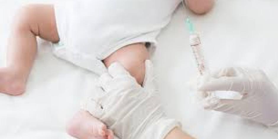 Las vacunas a los menores se les deben de aplicar desde los primeros días del su nacimiento.