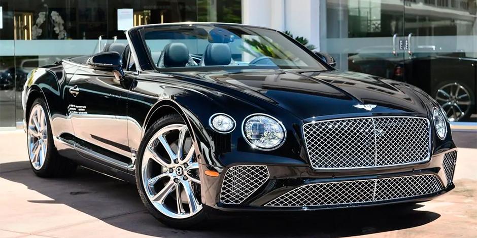 Abramovs compró un Bentley Continental GT Convertible 2020 por más de 260 mil dólares.