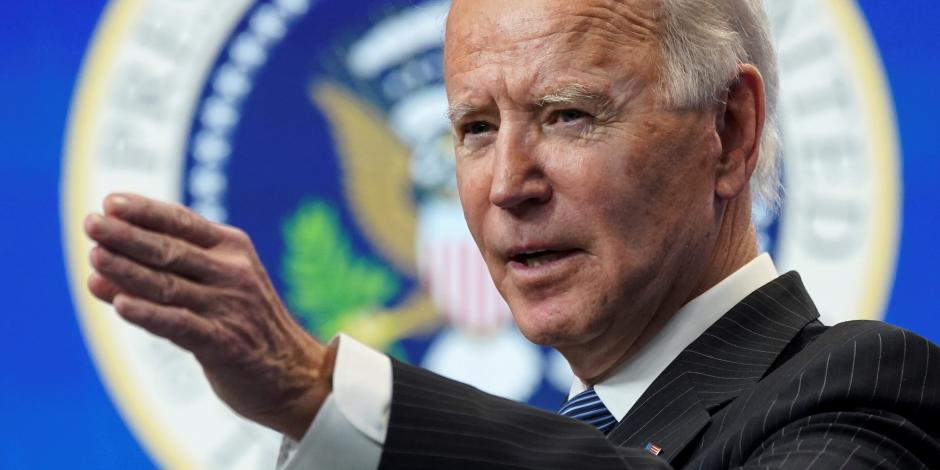 Joe Biden, habla sobre los planes de su administración para fortalecer la manufactura estadounidense durante una breve aparición en el Auditorio de la Corte Sur de la Casa Blanca en Washingto