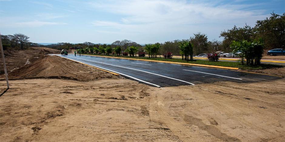 Construcción de la carretera Costera Acapulco-San Marcos, la cual dará conectividad al nuevo polo turístico.