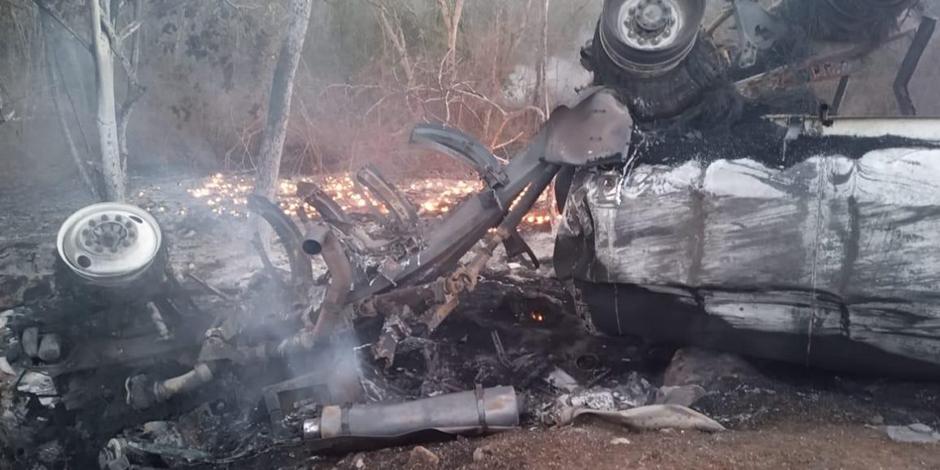 El accidente tuvo lugar a las 17;40 horas de este sábado en el kilómetro 130 de la carretera federal Acapulco-Pinotepa Nacional.