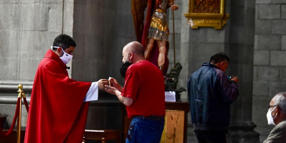A través de un comunicado la Arquidiócesis de Toluca informó que a partir de este viernes las iglesias serán reabiertas manteniendo los protocolos sanitarios