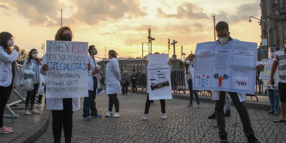 En semanas anteriores manifestantes exigieron más plazas médicas nacionales, pues la única opción es Cuba.