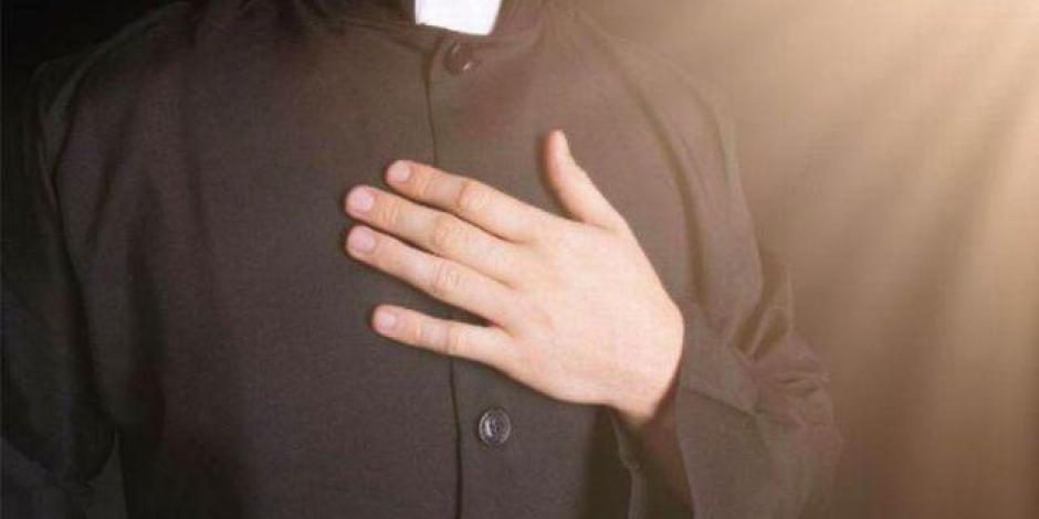 "Querido Señor, te encomendamos a todos los que han sido víctimas de la violencia y los ataques sexuales en la Iglesia", tuiteó la Iglesia católica francesa