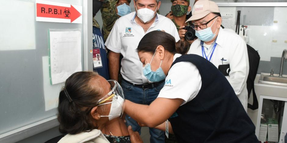 Hoy dio inicio en Quintana Roo la a vacunación a adultos mayores contra el Covid-19, en los municipios de Puerto Morelos y Bacalar.