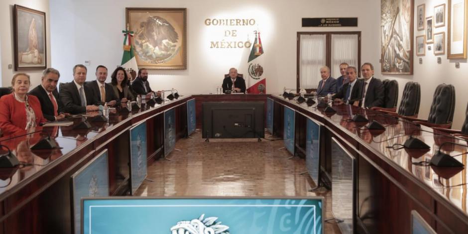 Gobierno y empresas telefónicas acuerdan llevar internet a zonas apartadas de México