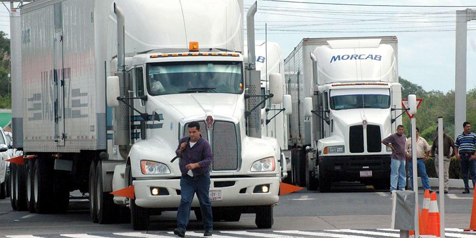 Canacar denunció bloqueos que se mantienen en carreteras federales en Sonora por parte de pobladores.