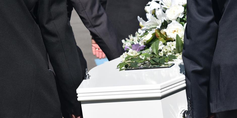 Funeraria entrega a una familia el cadáver de un hombre con indicios de violencia en lugar del de una mujer fallecida a causa de cirrosis hepática