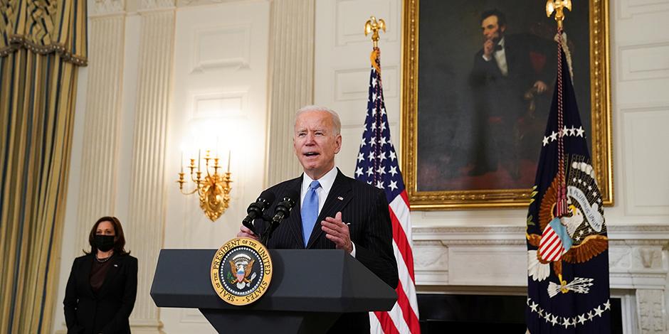 Joe Biden, presidente de Estados Unidos, duplicó su objetivo original de vacunas contra COVID-19.