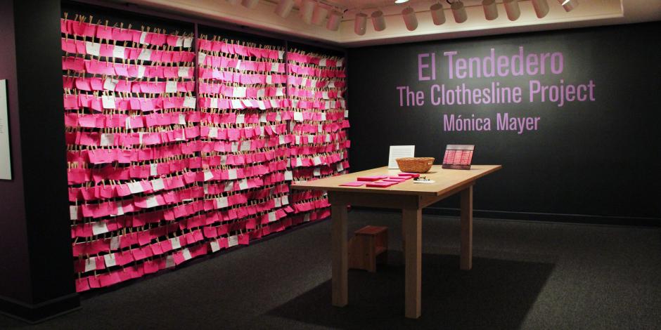 La obra "El Tendedero", de Mónica Mayer, se ha convertido en un símbolo de la lucha feminista.