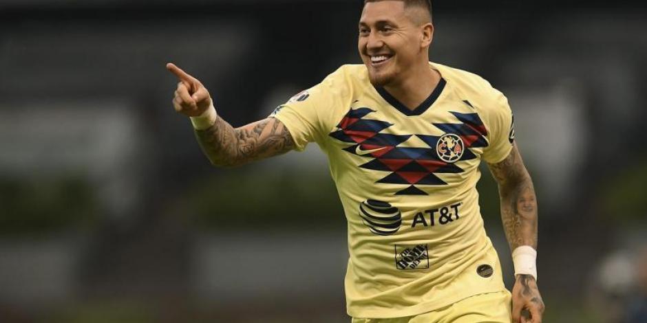 Nico Castillo celebra un gol con el América en el Torneo Apertura 2019 de la Liga MX.