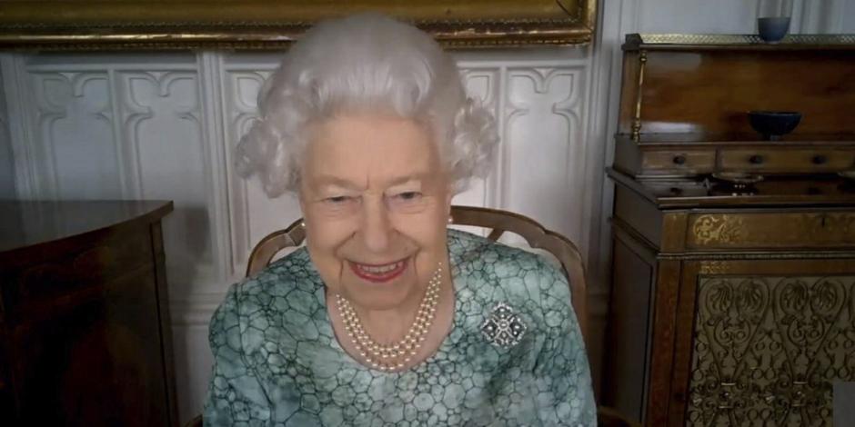 La reina Isabel II habló con expertos y niños de la Primaria Thomas Jones en un evento virtual para celebrar la Semana de la Ciencia en Gran Bretaña