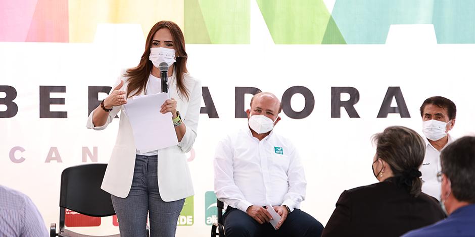 Clara Luz Flores Carrales, candidata a la gubernatura del estado por la coalición “Juntos Haremos Historia en Nuevo León”.