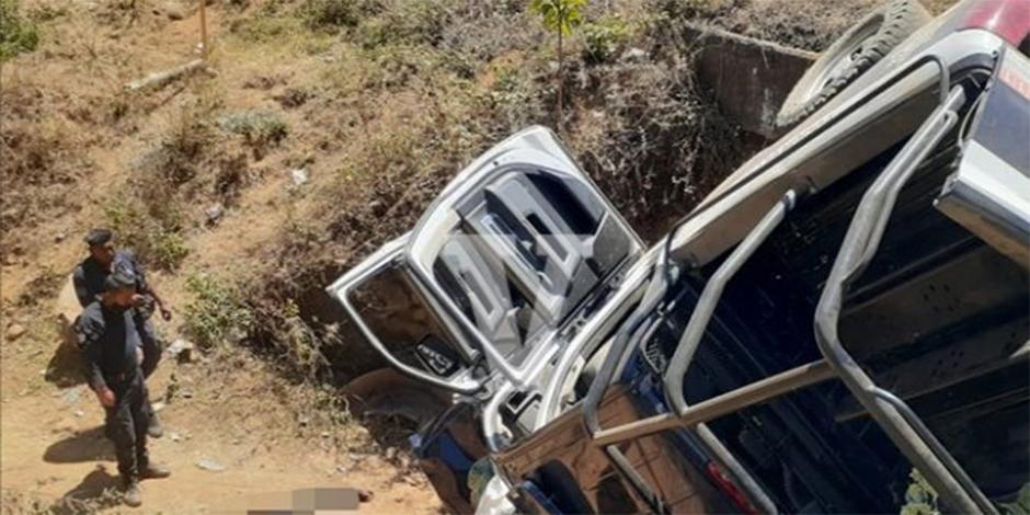El accidente se registró en Tingambato  alrededor de las 14:00 horas, luego de que la patrulla saliera del camino, cayendo a un barranco.