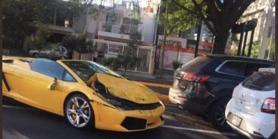 Lamborghini se estrella contra un auto particular en Guadalajara