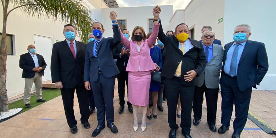 Maru Campos llamó a los chihuahuenses a defender juntos a Chihuahua de la injusticia y la indolencia, al registrar su candidatura al gobierno del estado.