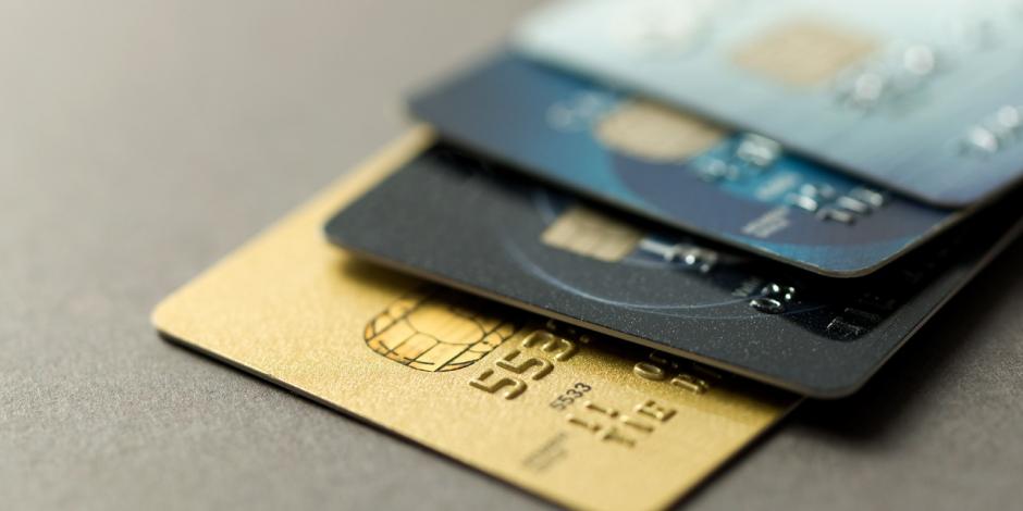 Mexicanos se endeudan más con las tarjetas de crédito