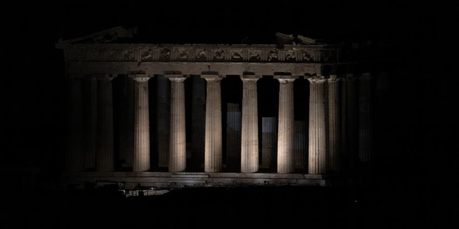 El antiguo Partenón justo antes de que se apagaran las luces con motivo de la Hora del Planeta