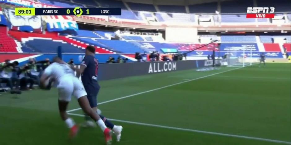La acción que desató la bronca en el duelo entre PSG y Lille, donde Neymar salió expulsado