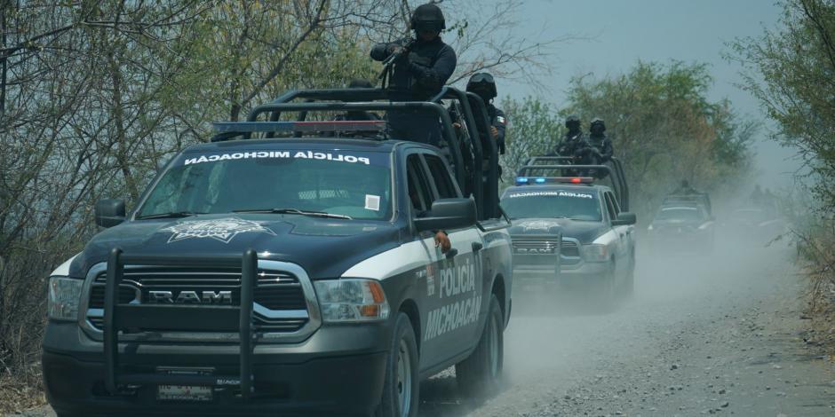 Una brigada de vacunación contra COVID-19, compuesta por una ambulancia y elementos de la Policía Michoacán, fue atacada esta tarde