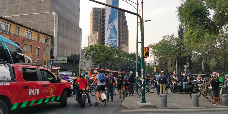 Colectivos de ciclistas en la Ciudad de México, con el Hashtag #JusticiaParaRodrigo, nombre del menor, organizaron una rodada.