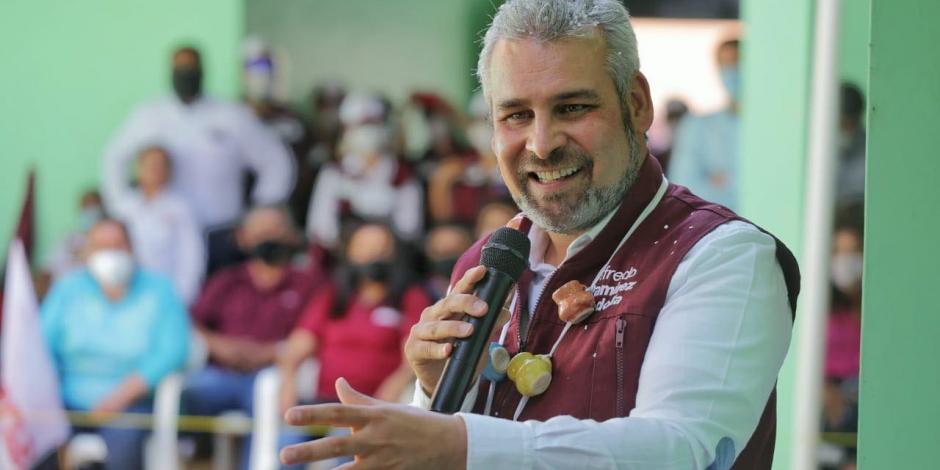 Alfredo Ramírez Bedolla durante un acto de campaña como candidato por Morena a gubernatura de Michoacán.