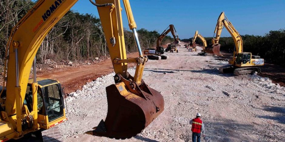 "El sureste se había abandonado, se dejó de ayudar por muchos años, pero ya se está tomando en cuenta y el Tren Maya traerá más de 300 mil empleos, en un año", declaró AMLO