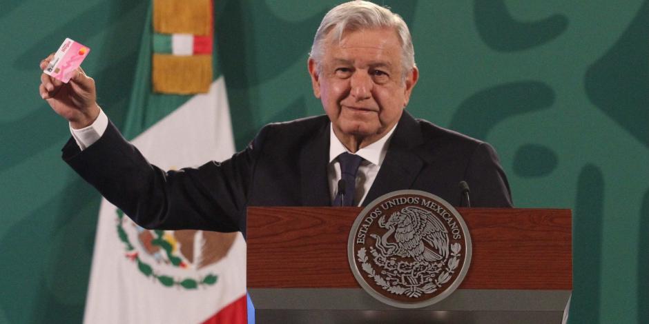 AMLO, Presidente de México, encabeza este lunes 10 de mayo, desde Palacio Nacional, la mañanera.