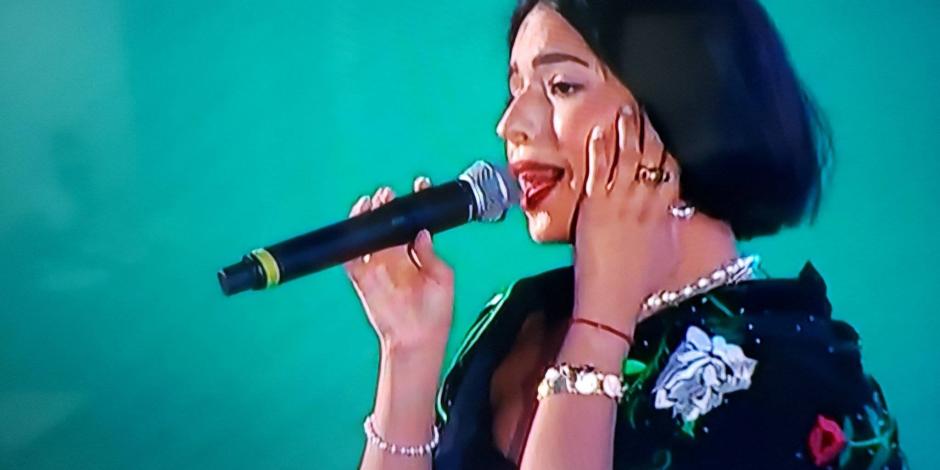 Ángela Aguilar no pagará ninguna multa por su interpretación del Himno Nacional en la pelea del "Canelo"