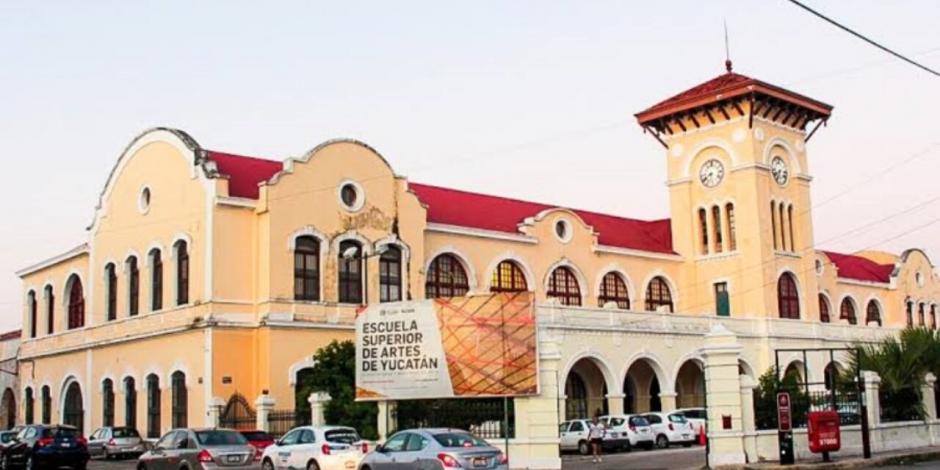 Alumnas de la licenciatura de Teatro de la Escuela Superior de Artes de Yucatán (ESAY)  habían denunciado al profesor Alcibíades Zaldívar Álvarez.