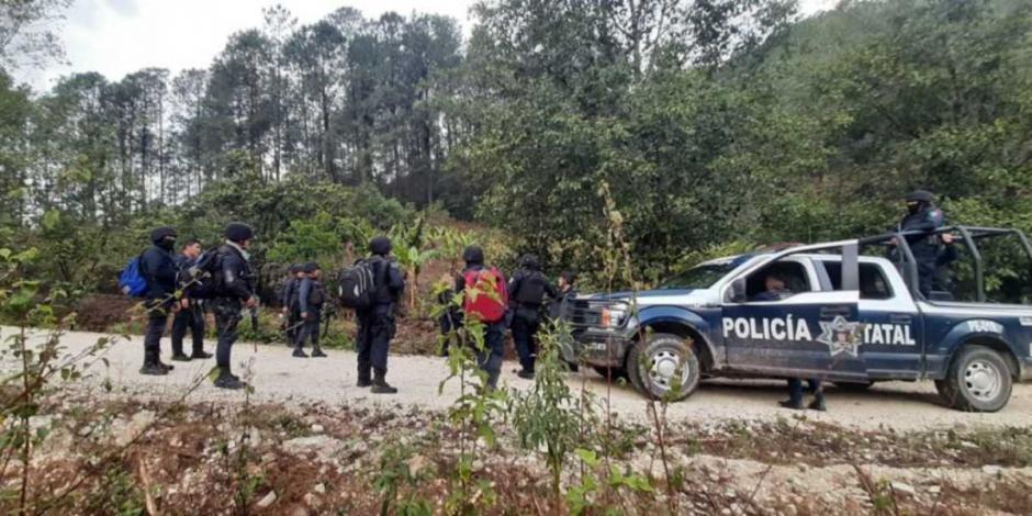 Policías mantienen presencia en la Sierra Sur por conflicto entre Santiago Xochiltepec y Textitlán, Oaxaca.