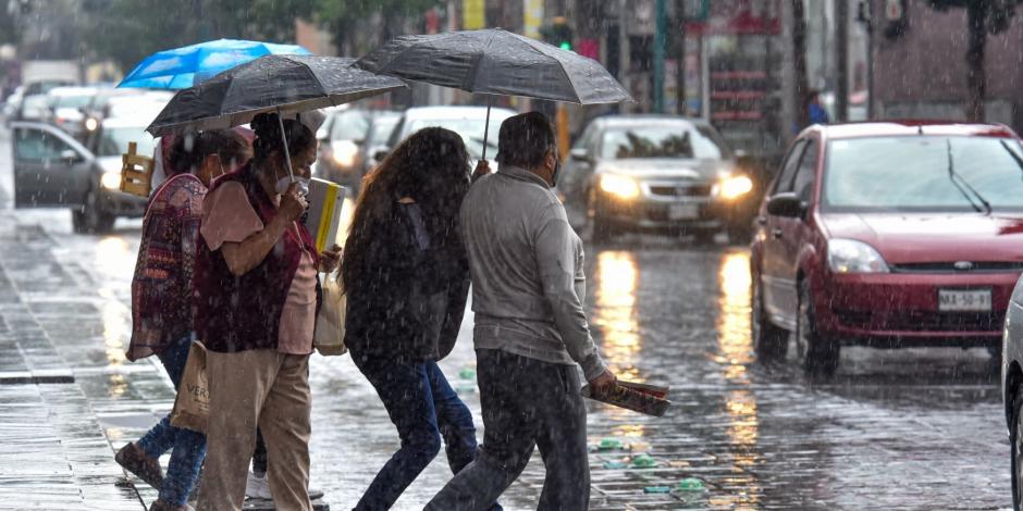 La lluvia de esta tarde en la Ciudad de México trajo algunos problemas de movilidad