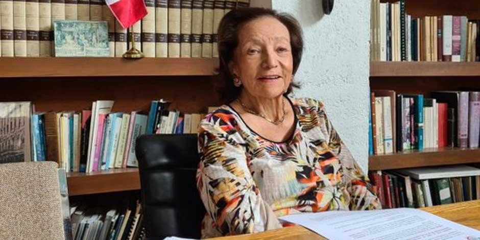 En la imagen, la senadora Ifigenia Martínez