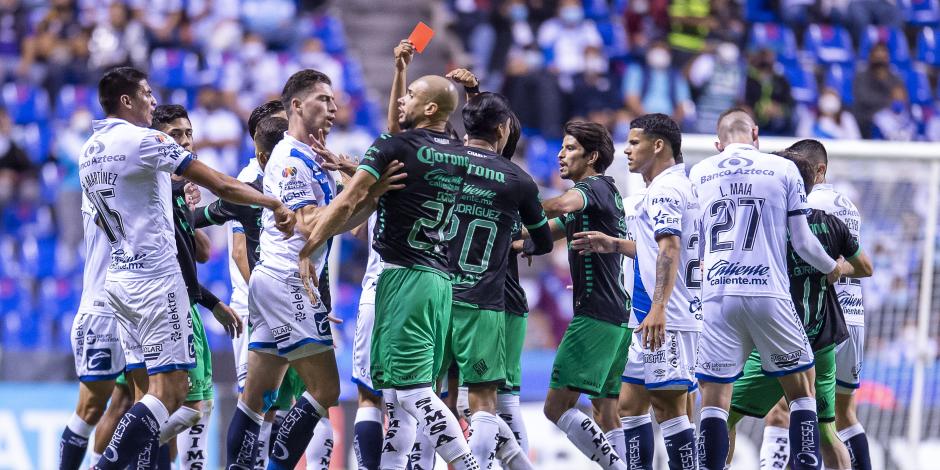 Se armó la bronca en el juego entre Santos y Puebla