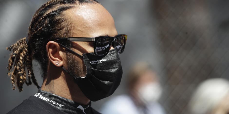 Lewis Hamilton, piloto de Mercedes, sufrió insultos racistas luego del GP de Gran Bretaña.