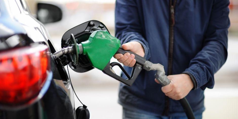 AMLO explicó que México importa más del 60 por ciento de las gasolinas que se consumen en el país.