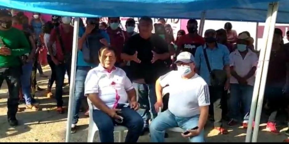 Activistas exigieron la destitución de dos trabajadores del INE en Guerrero.