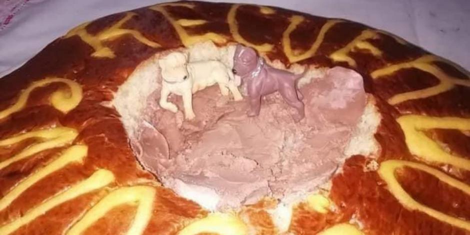La fotografía del pan del socavón de Puebla se viralizó en redes sociales.