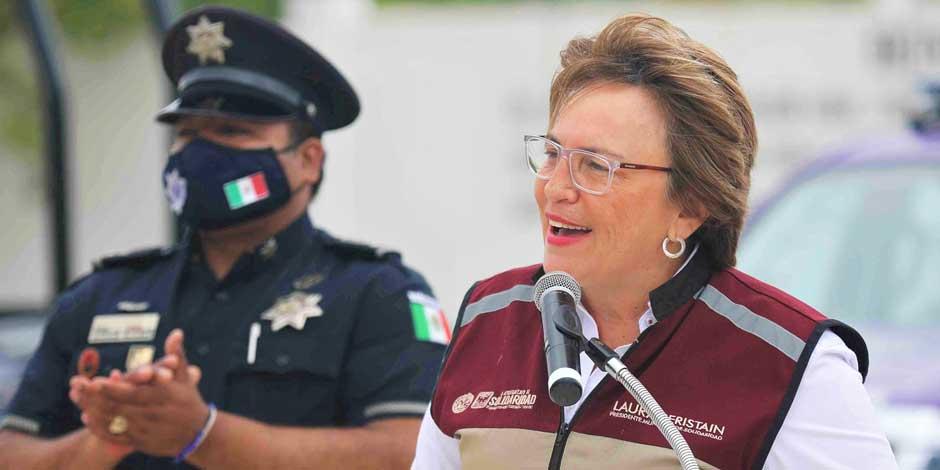 La presidenta municipal de Solidaridad, Laura Beristain Navarrete, entregó 25 nuevas patrullas a la Secretaría de Seguridad Pública y Tránsito