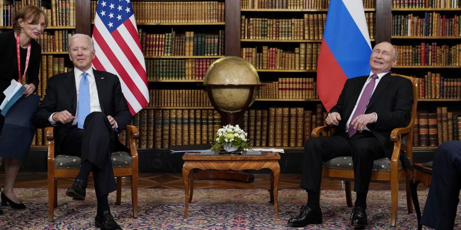 El presidente Joe Biden se reúne con el presidente ruso Vladimir Putin, en Ginebra, Suiza, el 16 de junio de 2021.