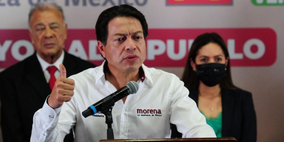 Mario Delgado, líder nacional de Morena, durante una conferencia de prensa.