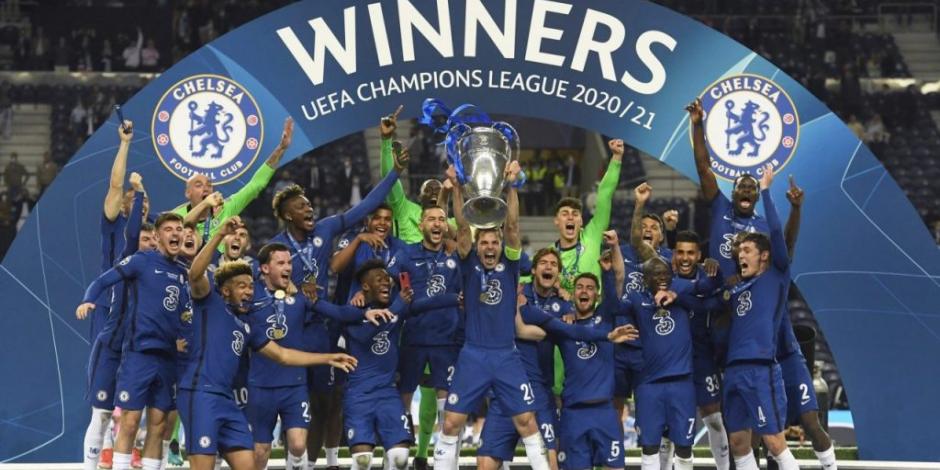 Futbolistas del Chelsea festejan su coronación en la Champions League el pasado 29 de mayo.