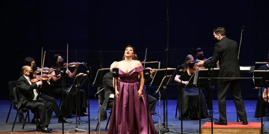 La mezzosoprano Rosa Muñoz, la tarde de este domingo, en el primer concierto de la Ópera de Bellas Artes.