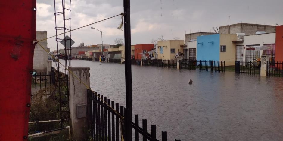 Las lluvias de esta tarde inundaron el fraccionamiento de Villas de Zumpango en el Estado de México