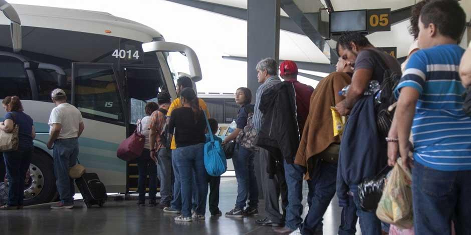 Estudiantes y maestros tendrán descuentos en transporte durante periodo vacacional