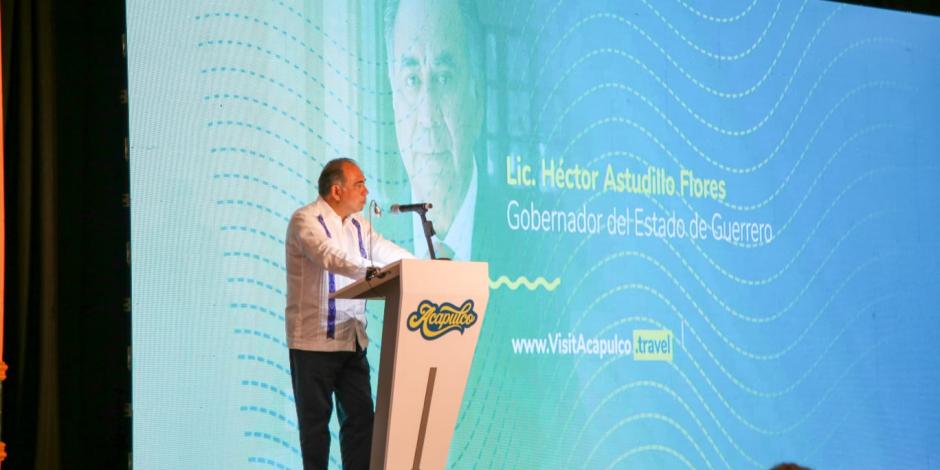 El gobernador Astudillo, ayer, en la presentación de “La Hora de Acapulco”.