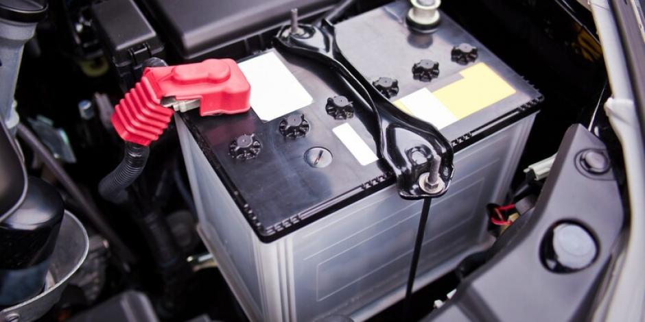La batería de un auto posee más de 300 celdas.